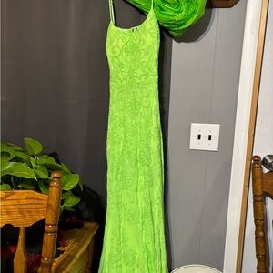 Windsor NWT Neon Green Prom Dress